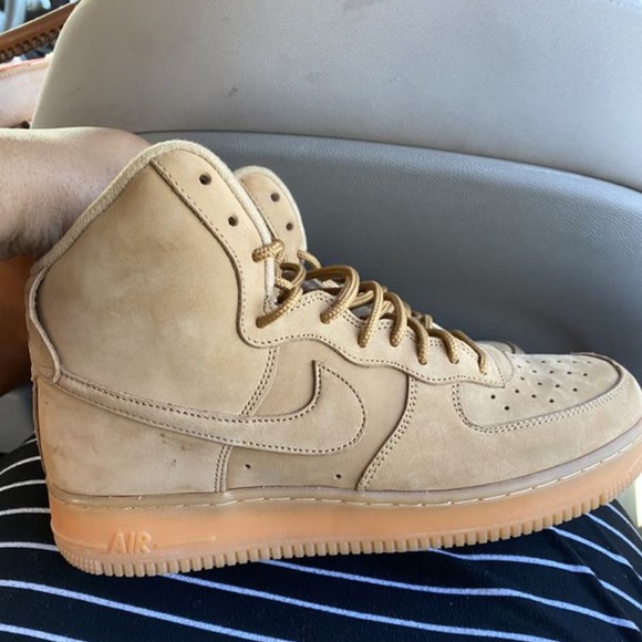 Nike’s Men’s Air Force 1 High Top - Picture 2 of 4